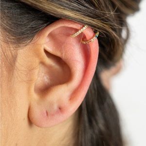 BB Lila Cutie Ear cuff